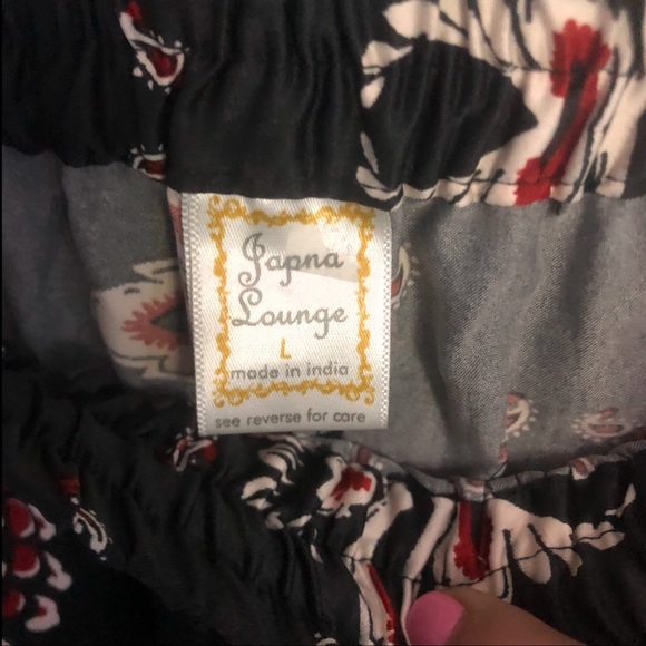 Bohemian Paisley Maxi Skirt - Black and Red - Picture 3 of 3